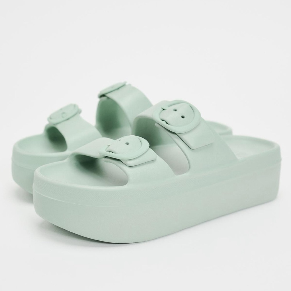 NWT Zara rubberised strappy mint sandals. Size 9